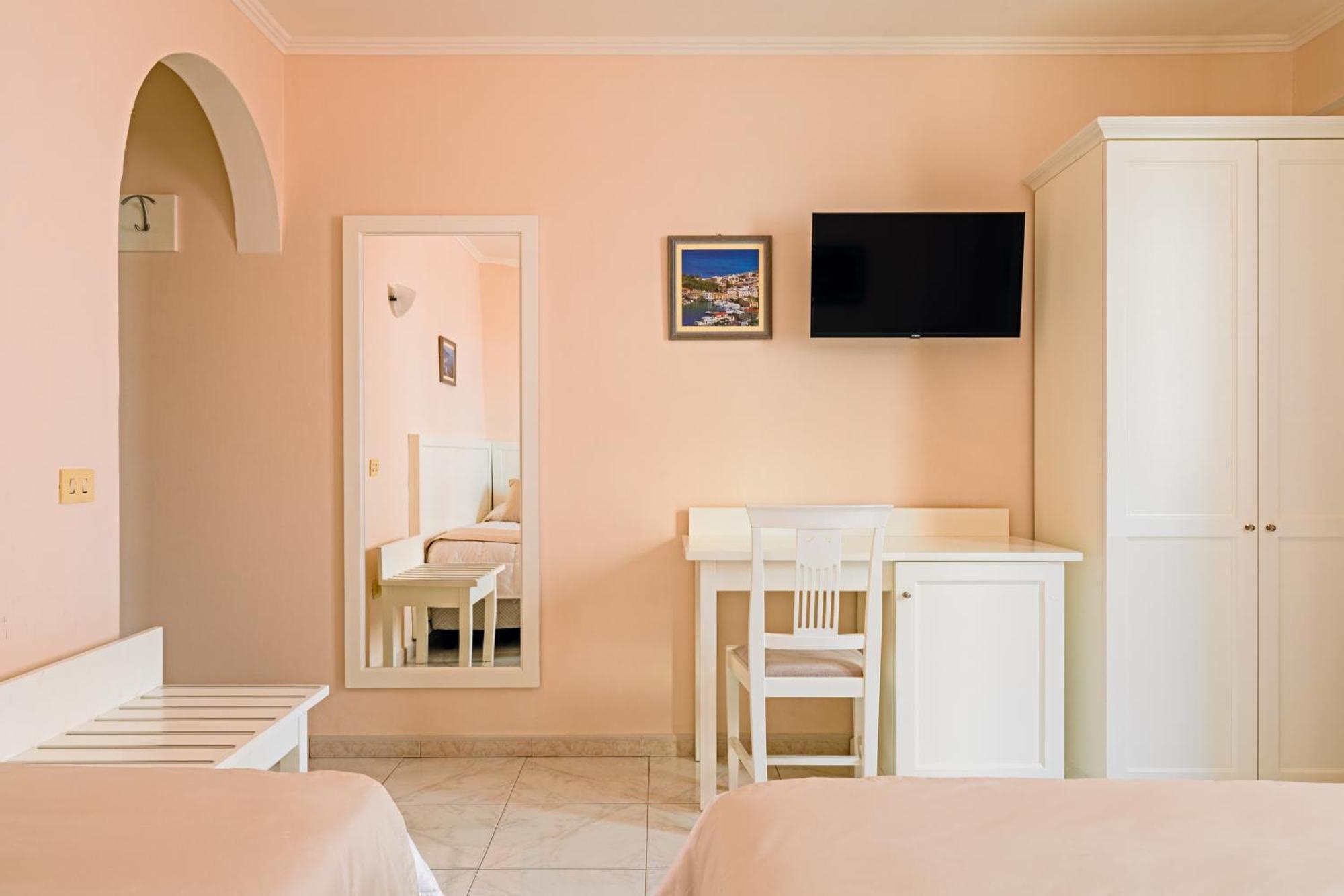 Hotel Da Raffaele Ischia Luaran gambar