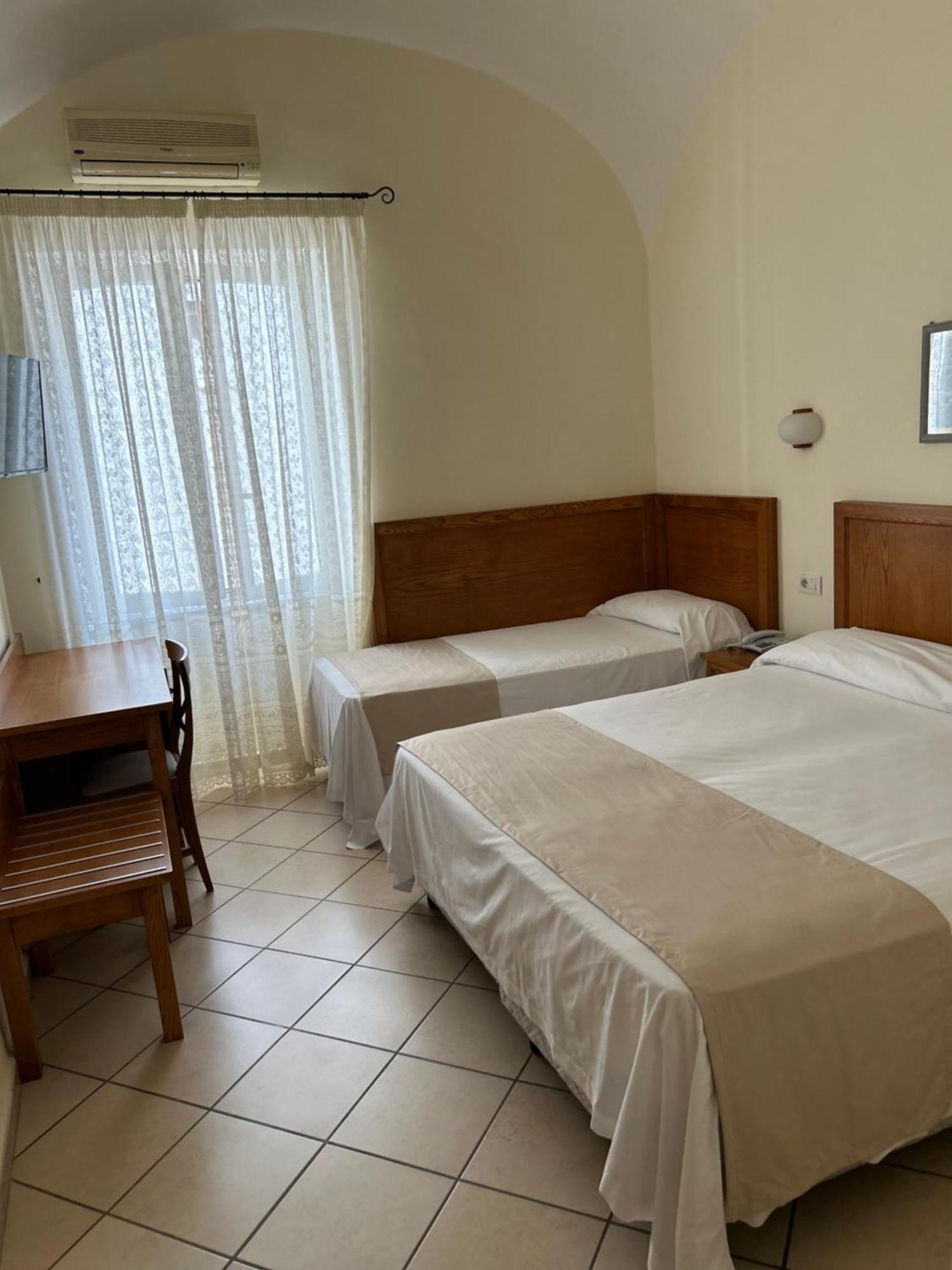 Hotel Da Raffaele Ischia Bilik gambar