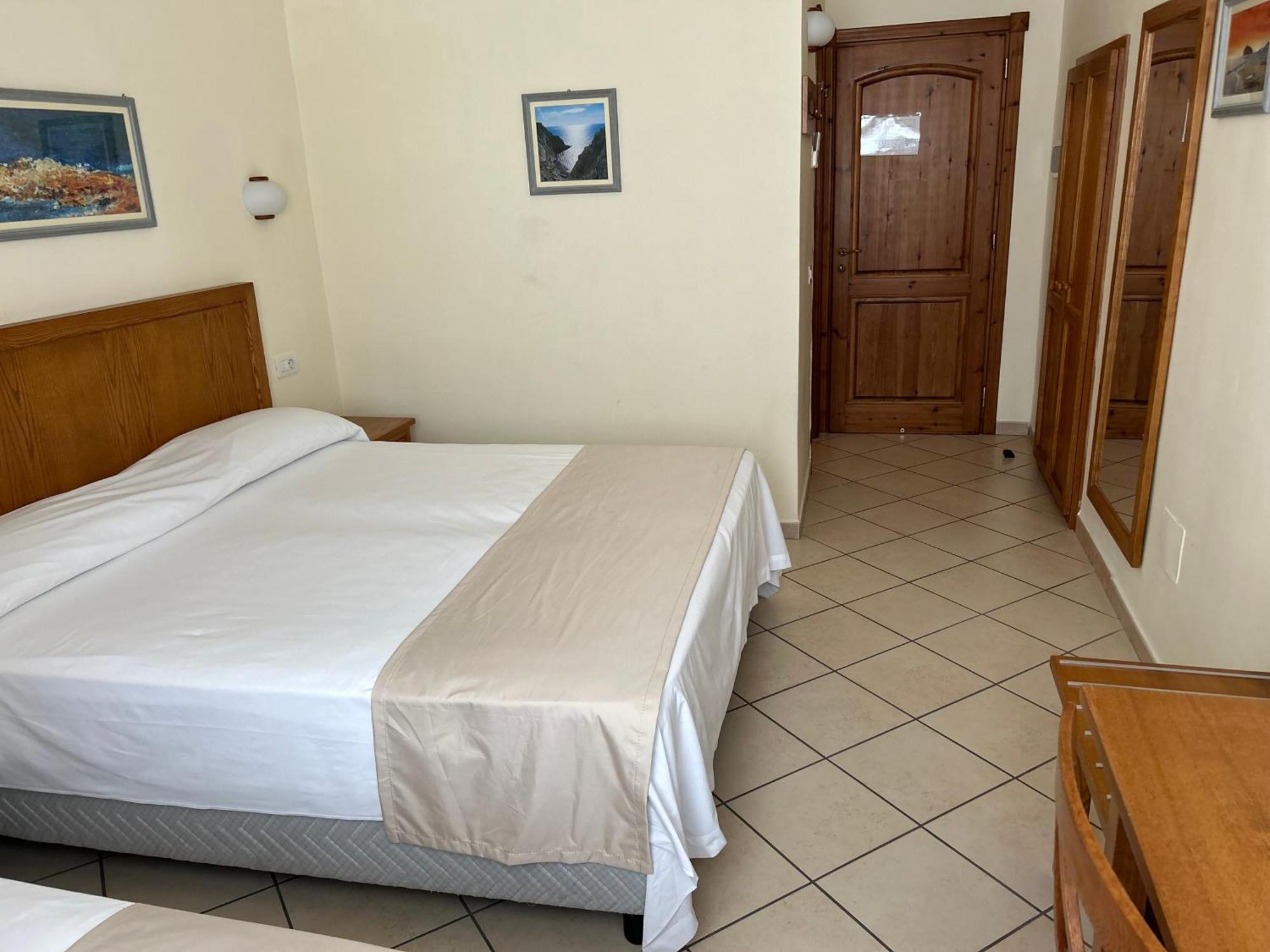 Hotel Da Raffaele Ischia Bilik gambar